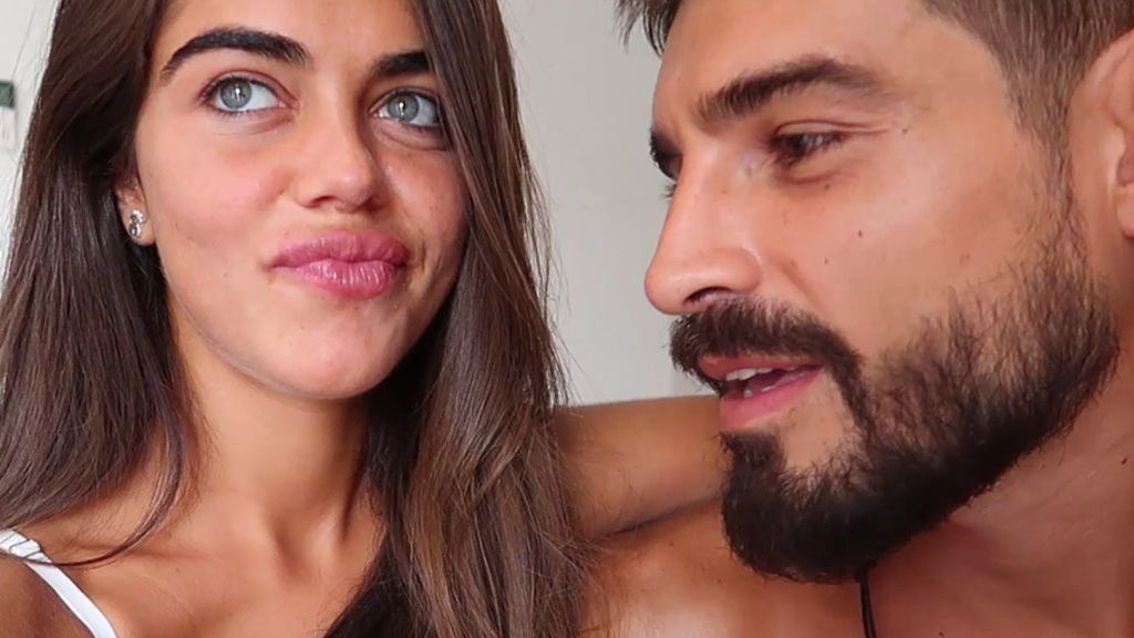 Violeta manda un mensaje a las chicas que intentan ligar con Fabio y él hace lo mismo: "La quiero conmigo"