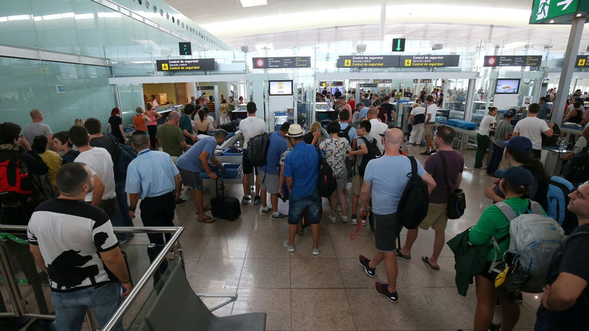 El personal de seguridad del Aeropuerto de El Prat anuncia huelga indefinida desde el 9 de agosto