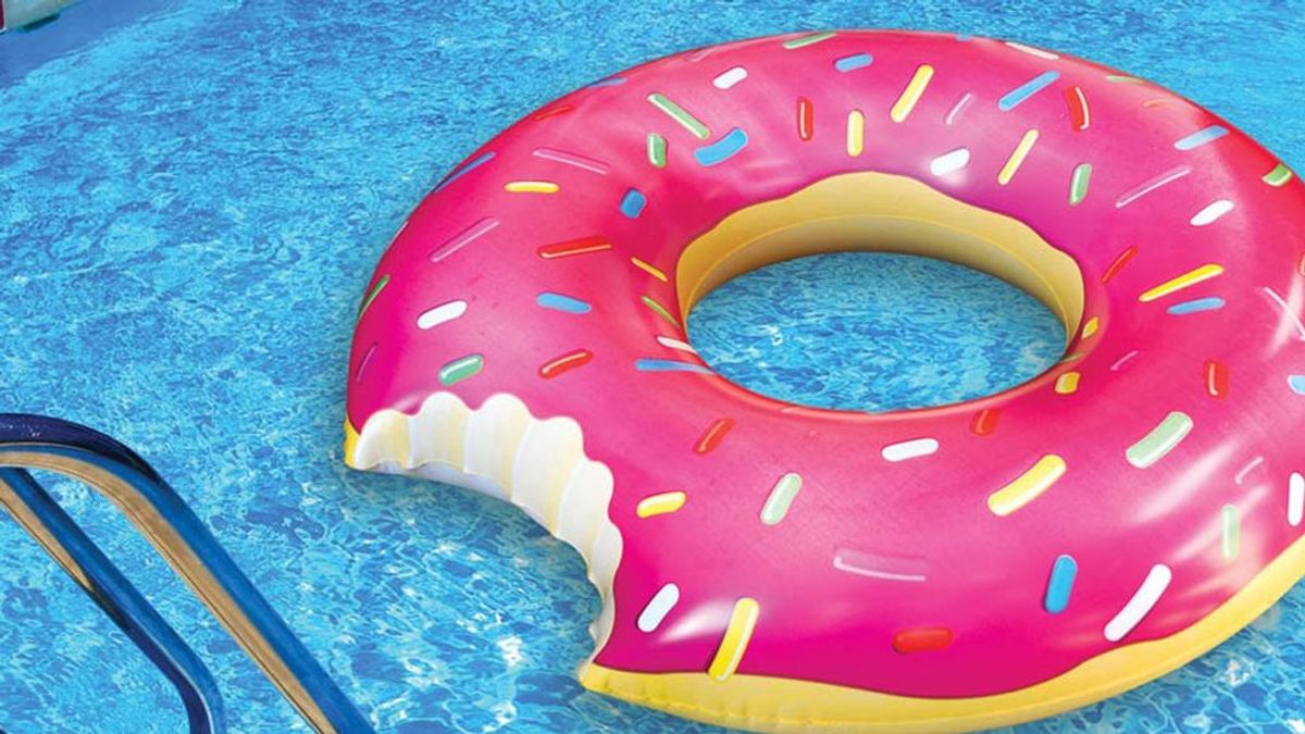 La OCU advierte del peligro mortal que suponen las colchonetas de moda en las playas La OCU advierte del peligro mortal que suponen las colchonetas de moda en las playas