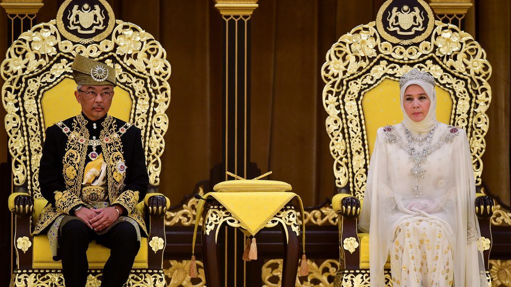 El nuevo rey de Malasia asume el trono seis meses después de la abdicación del anterior monarca El nuevo rey de Malasia asume el trono seis meses después de la abdicación del anterior monarca