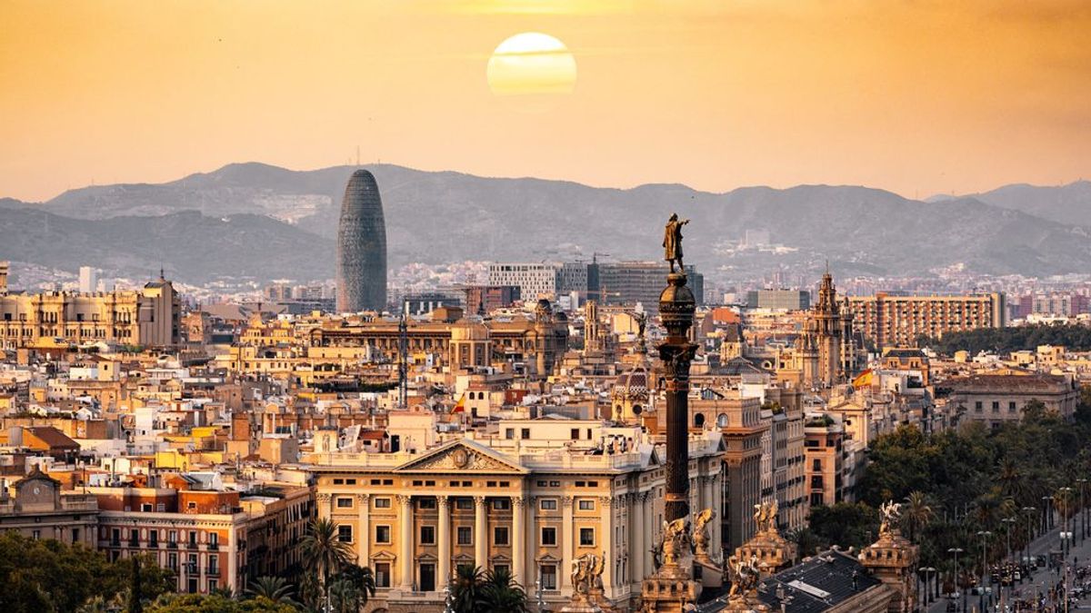 El TSJC tumba el plan estrella de Colau para limitar el crecimiento hotelero en Barcelona El TSJC tumba el plan estrella de Colau para limitar el crecimiento hotelero en Barcelona