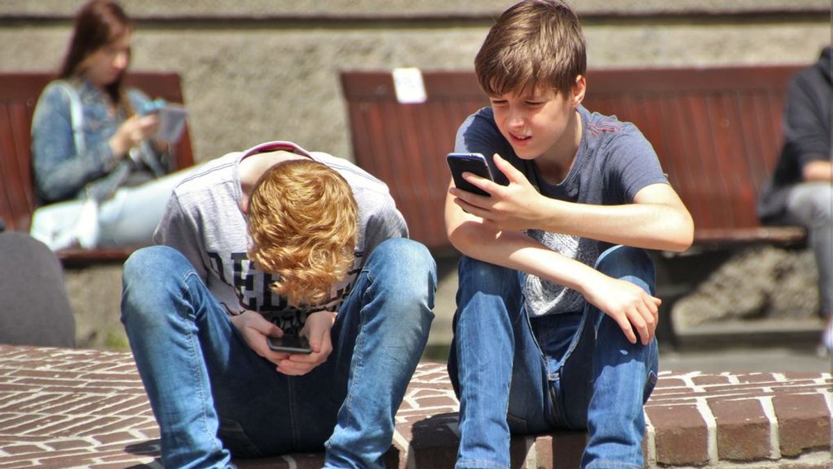 Redes sociales de los menores de edad: cuándo ser o no los espías de nuestros hijos y a qué nos exponemos
