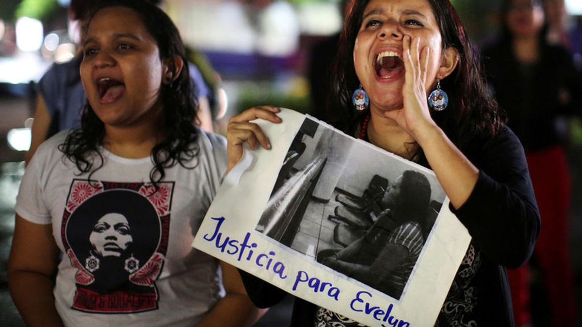 La Fiscalía de El Salvador vuelve a pedir 50 años de prisión para la adolescente condenada por abortar