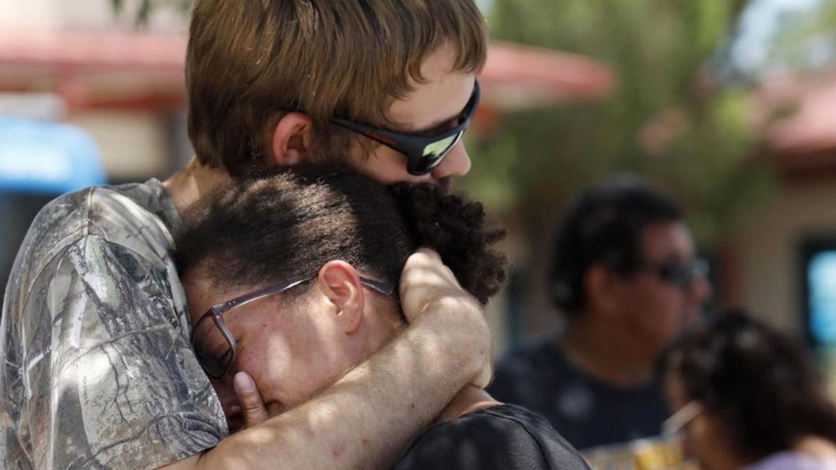 "El individuo intentó dispararme, pero falló porque me arrodillé", los supervivientes del tiroteo de Texas vivieron un calvario