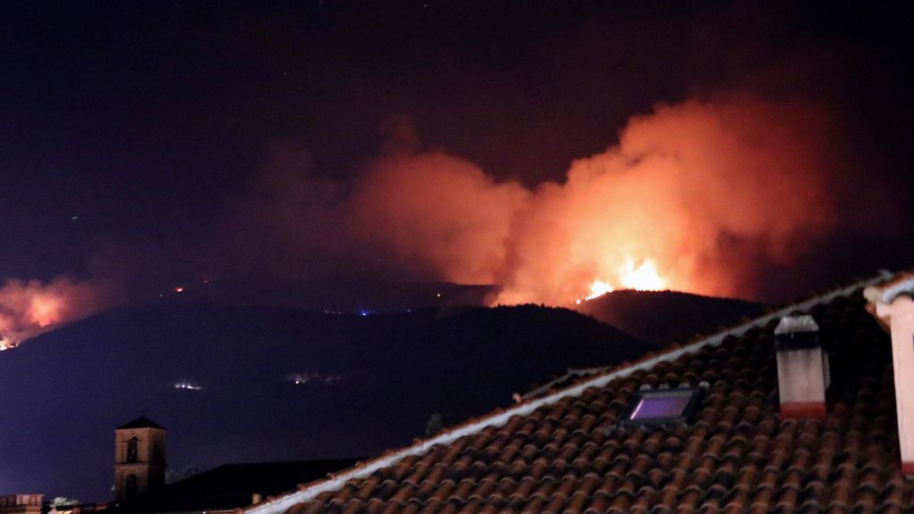 La UME se incorpora a las labores de extinción del incendio de La Granja que afecta ya al Parque Natural del Guadarrama