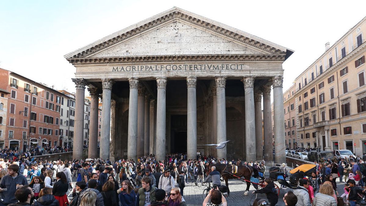 “2019, señores”: prohíben a una joven entrar al Panteón de Roma por el vestido que llevaba
