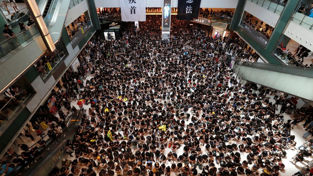 Arranca una histórica huelga general en Hong Kong