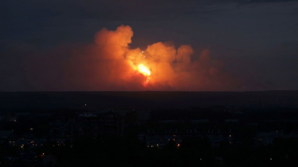 Miles de evacuados en Rusia tras el incendio en un arsenal de armas
