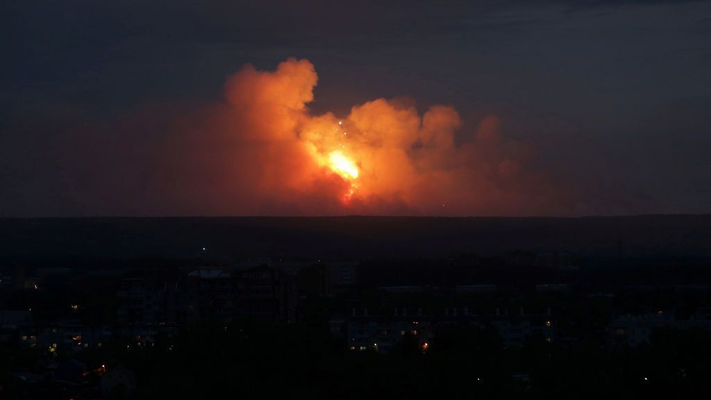 Miles de evacuados en Rusia tras el incendio en un arsenal de armas