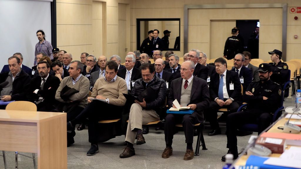 EuropaPress_1785728_El_expresidente_de_Bankia_Rodrigo_Rato_(derecha)_junto_al_exconsejero_de_Caja_Madrid_José_Antonio_Moral_Santín_(al_lado_de_Rato_a_la_izquierda_de_la_imagen)_durante_la_primera_sesión_del_juic EuropaPress_1785728_El_expresidente_de_Bankia_Rodrigo_Rato_(derecha)_junto_al_exconsejero_de_Caja_Madrid_José_Antonio_Moral_Santín_(al_lado_de_Rato_a_la_izquierda_de_la_imagen)_durante_la_primera_sesión_del_juic