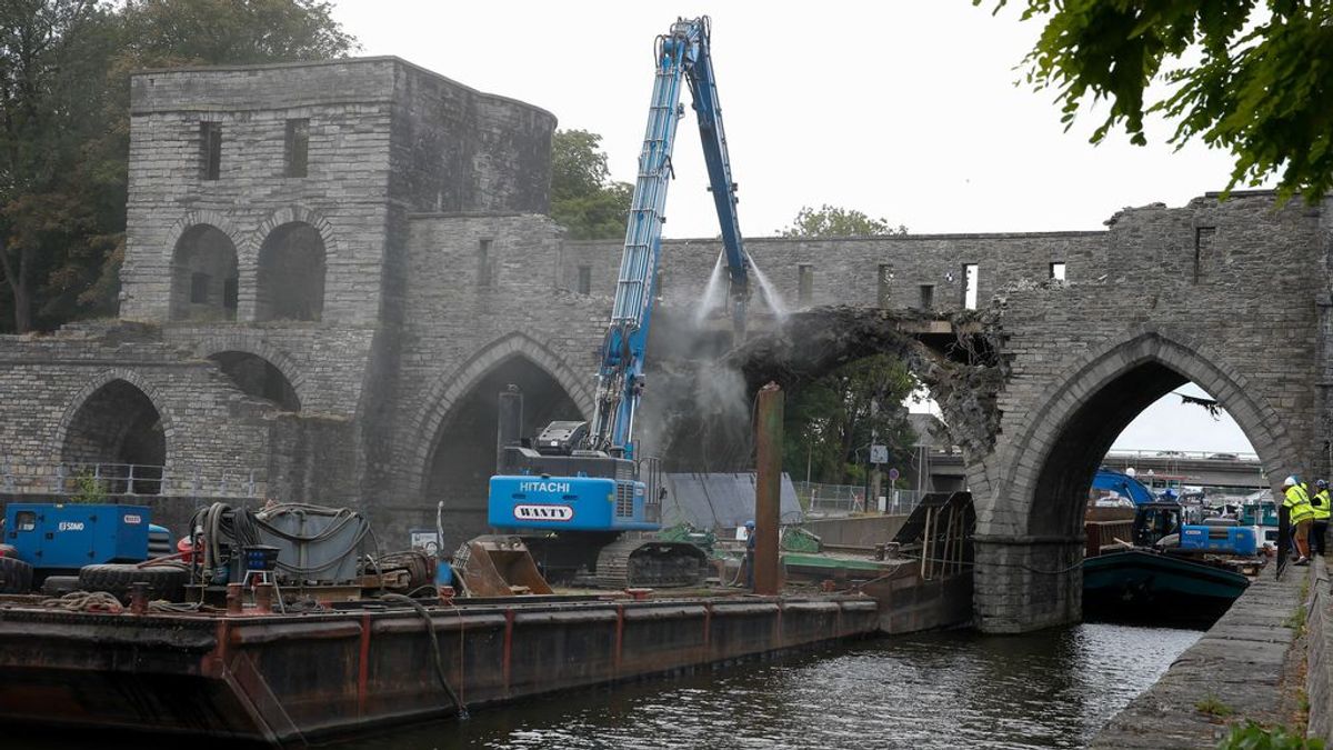 Bélgica tira abajo un puente medieval para mejorar la navegación de barcos