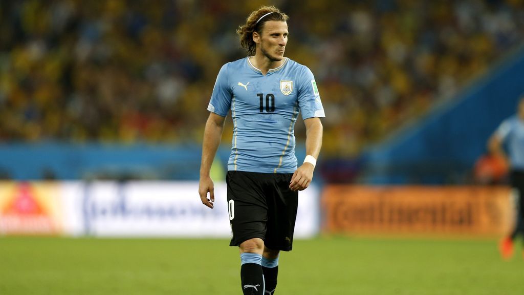 Diego Forlán anuncia su retirada a los 40 años Diego Forlán anuncia su retirada a los 40 años