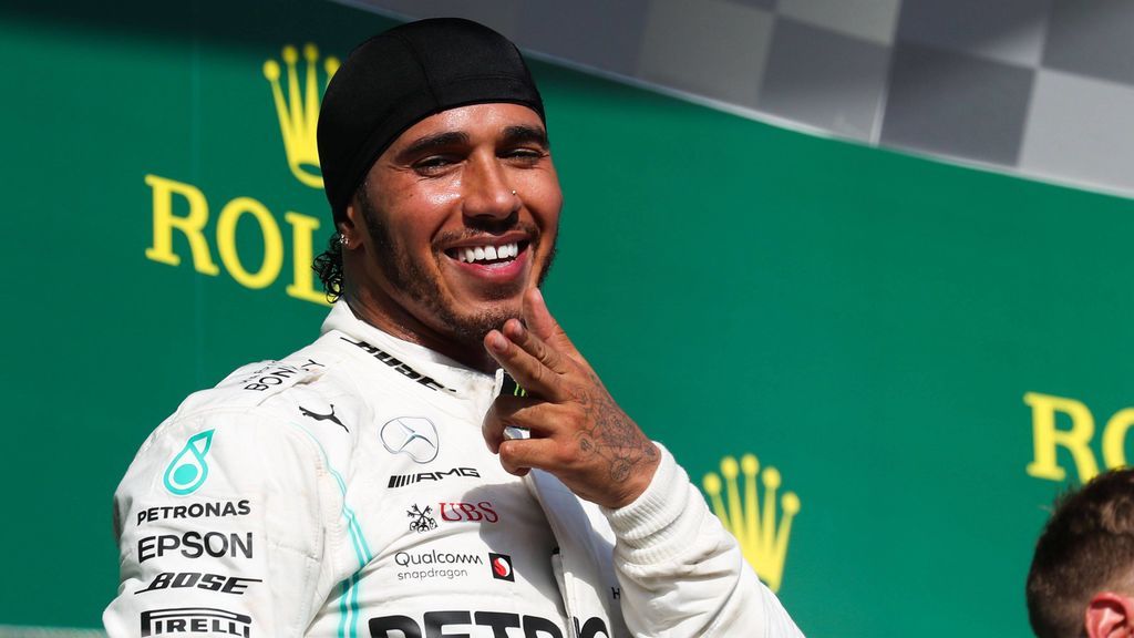 Hamilton se emociona al ver a unos aficionados en Ghana celebrar su última victoria: "No he podido contener las lágrimas" Hamilton se emociona al ver a unos aficionados en Ghana celebrar su última victoria: "No he podido contener las lágrimas"