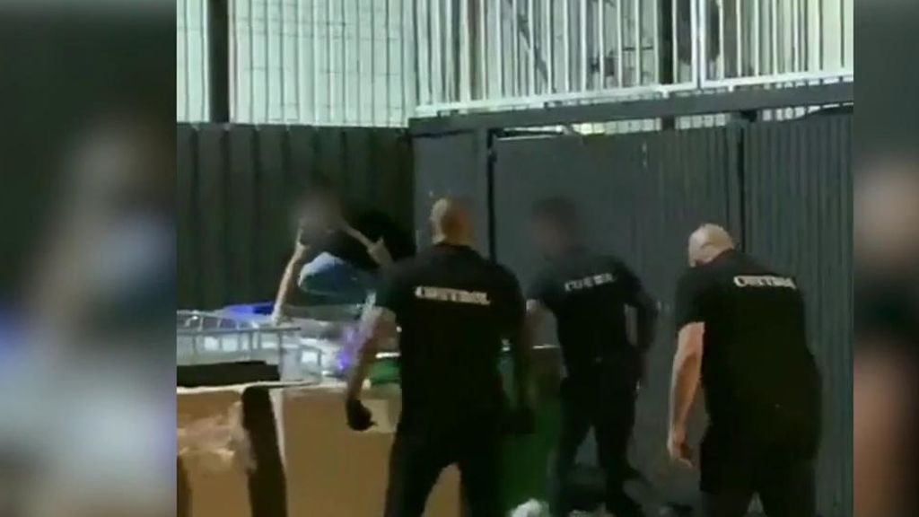 Brutal paliza de unos porteros a dos chicos en una discoteca de Barcelona