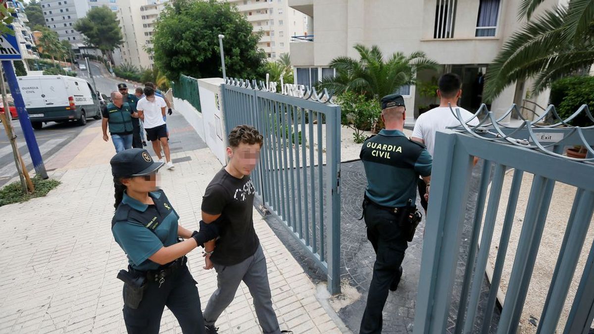Cinco detenidos por una agresión grupal a una mujer en Benidorm (Alicante)
