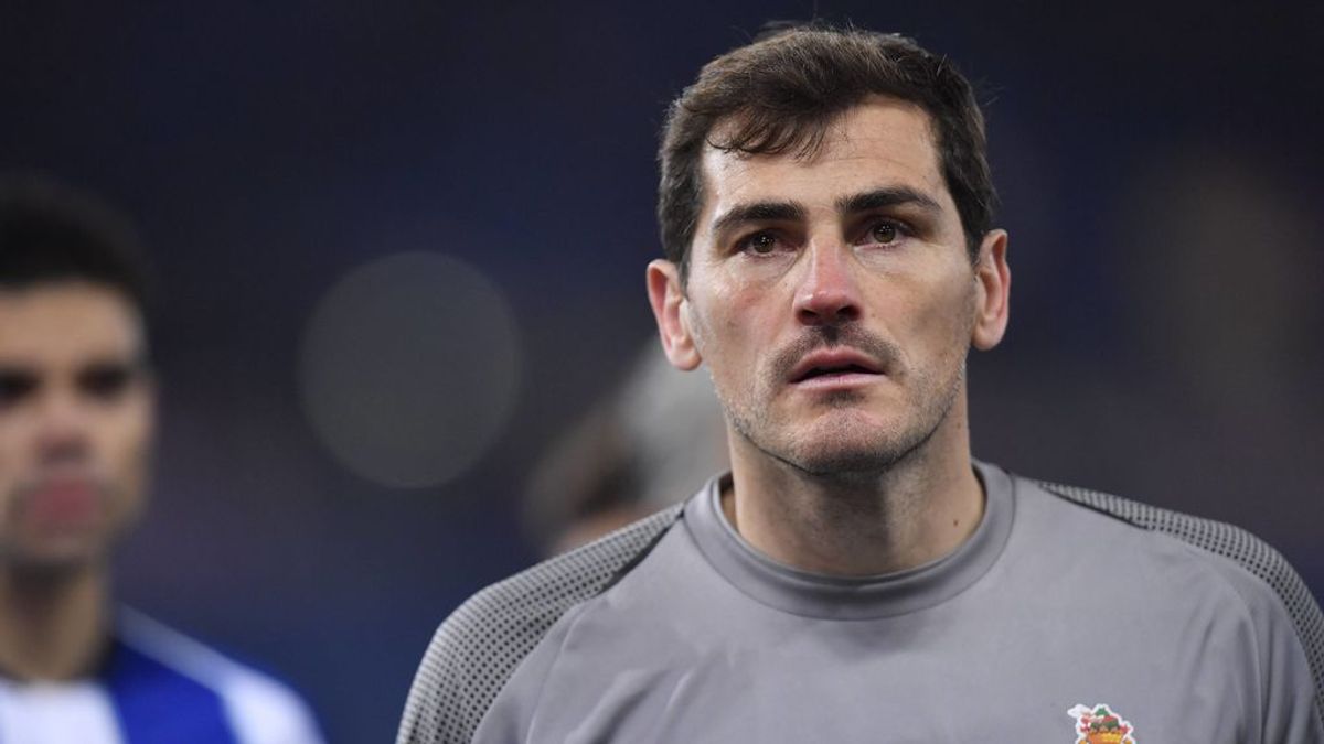 El Oporto inscribe a Iker Casillas para poder jugar la liga portuguesa El Oporto inscribe a Iker Casillas para poder jugar la liga portuguesa