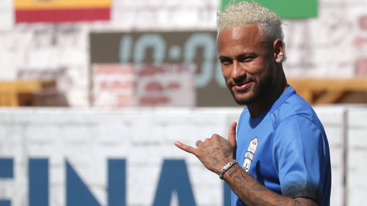 Neymar pone una fecha límite al Barça antes de apostar por el Madrid Neymar pone una fecha límite al Barça antes de apostar por el Madrid