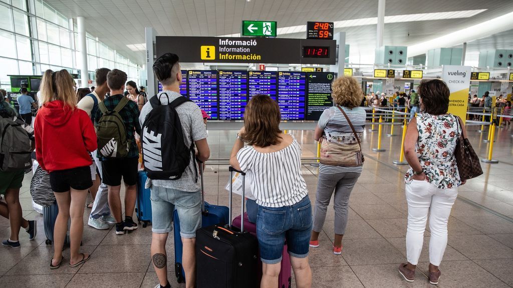 El aeropuerto de El Prat se enfrenta desde este viernes a una huelga indefinida de los  vigilantes de seguridad