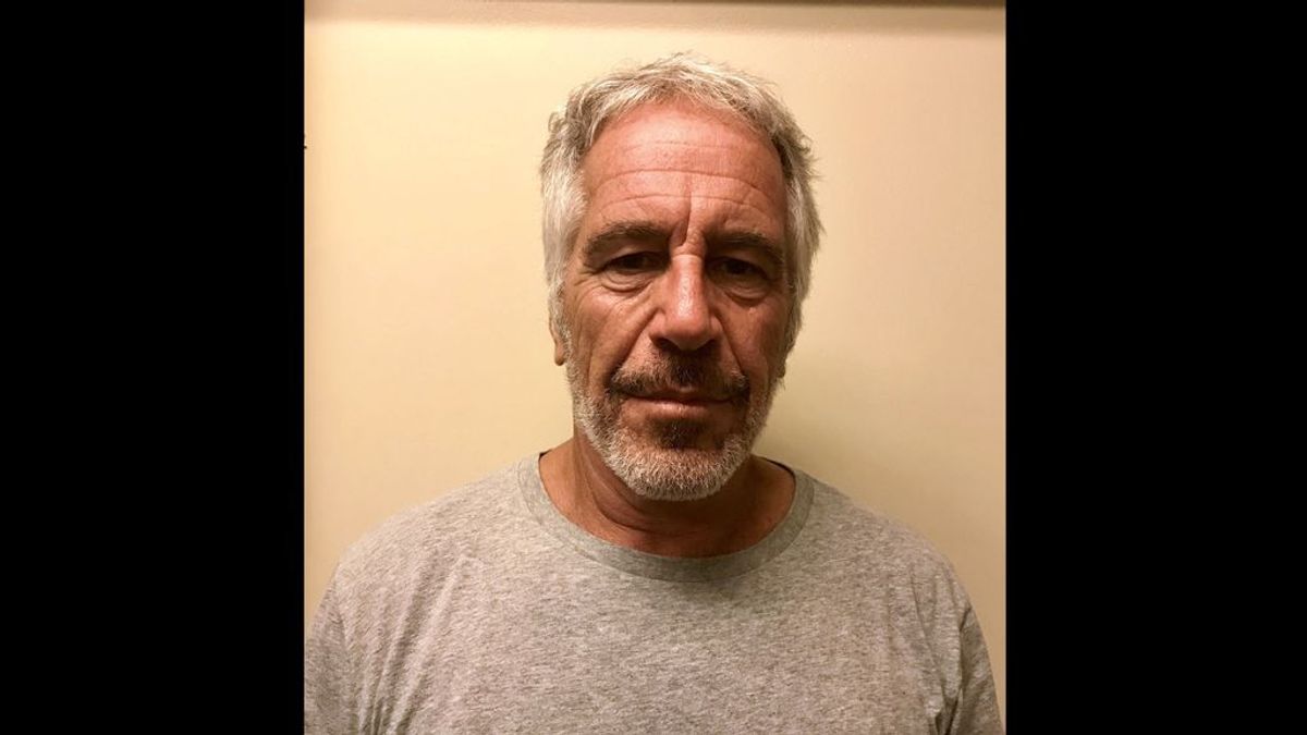 El multimillonario Jeffrey Epstein se ahorcó en su celda sin que estuviera vigilado bajo alerta de suicidio