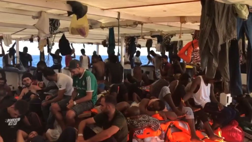 Diez días en el Mediterráneo y 300 personas a bordo: el Open Arms y el Ocean Vikings presionan a Europa