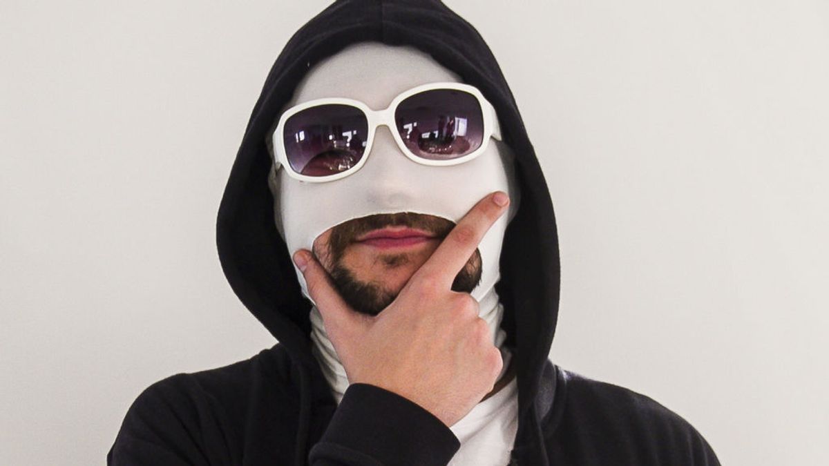 Un tío blanco hetero se quita la máscara: quién es este polémico ‘youtuber’