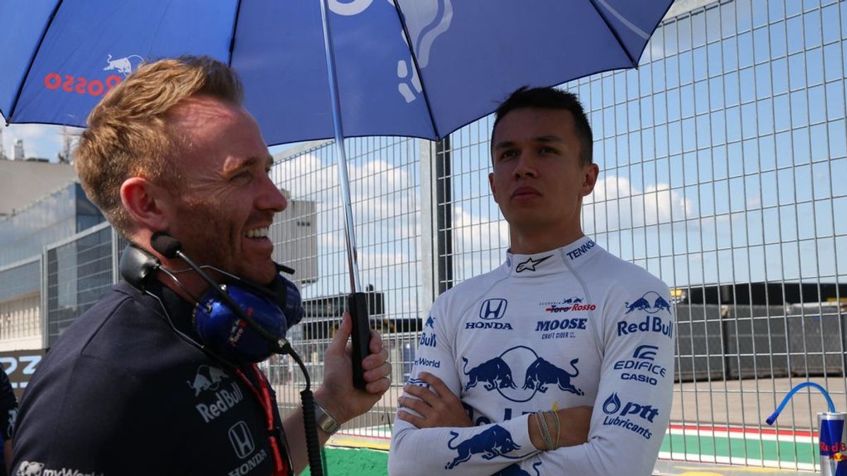 Alex Albon se queda el segundo asiento de Red Bull hasta final de temporada: Gasly, relegado a Toro Rosso Alex Albon se queda el segundo asiento de Red Bull hasta final de temporada: Gasly, relegado a Toro Rosso