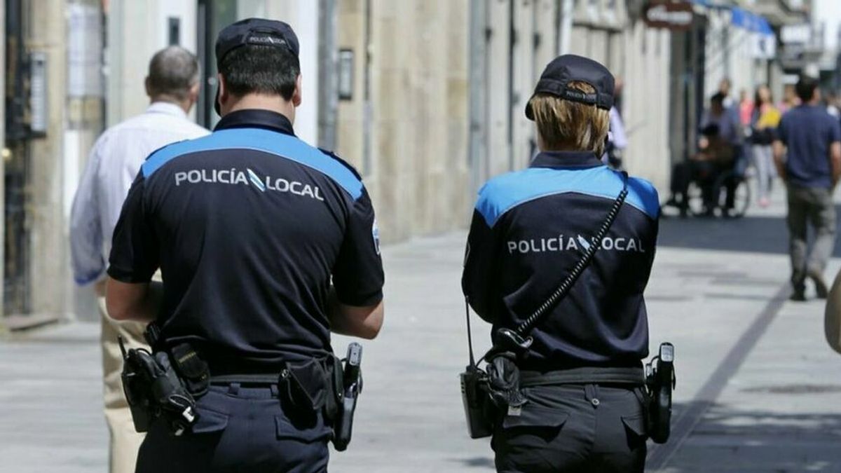 Un hombre se enfrenta con una hoz y un cuchillo a la Policía de Vigo tras un altercado en un autobús