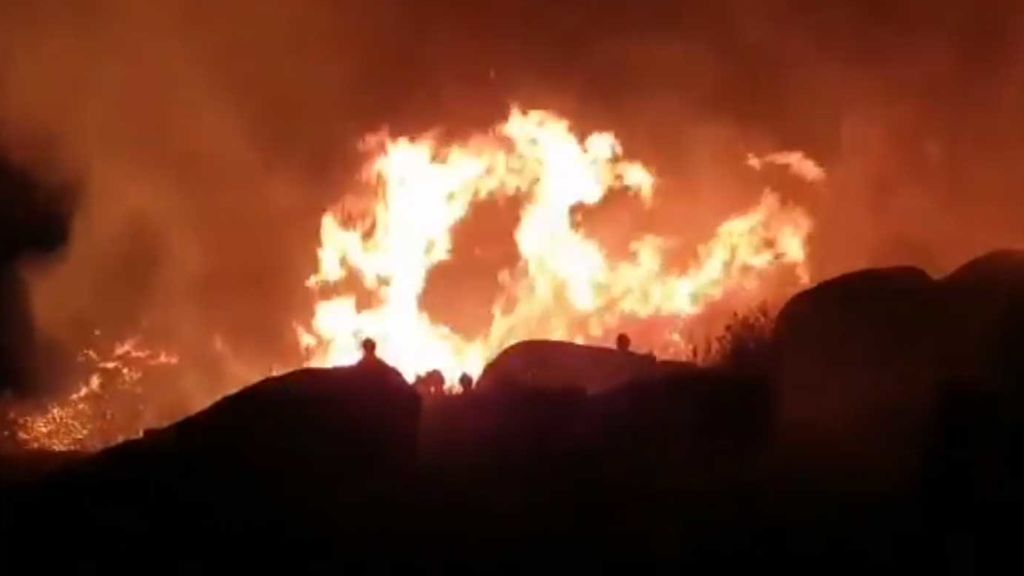 Lucha contra un nuevo incendio, en la provincia de Ávila, que pudo ser provocado