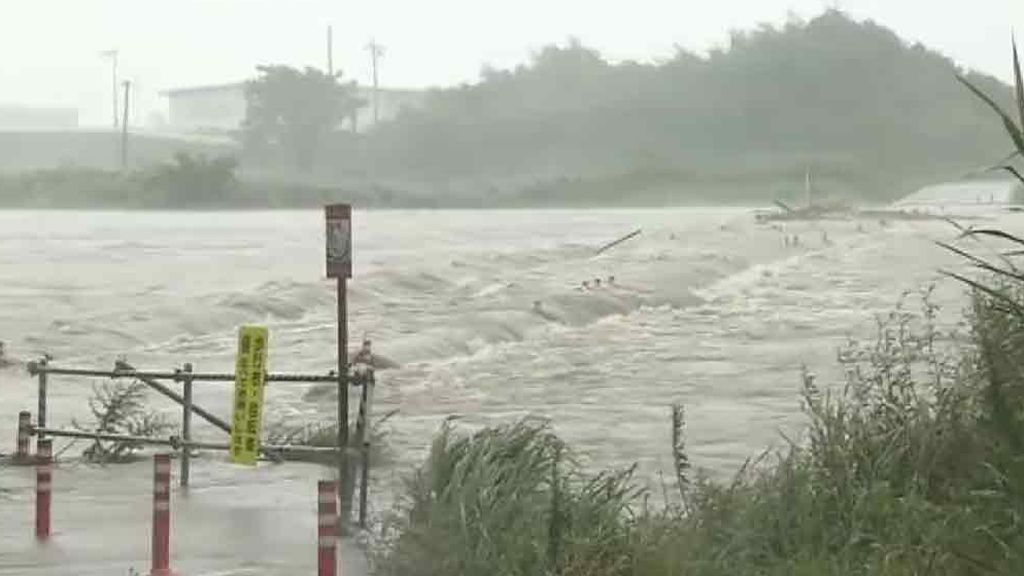 Alerta en Japón por la llegada de la tormenta ‘Krosa’