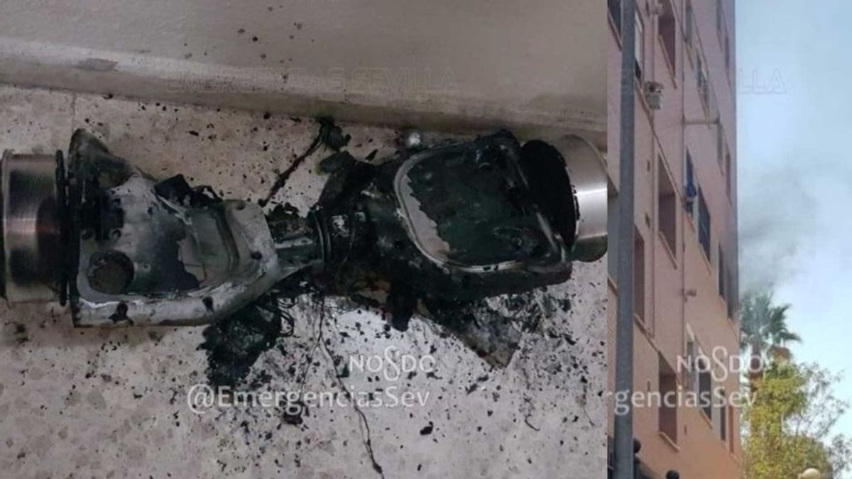 Desalojan un piso en Sevilla tras la deflagración y posterior incendio de un patinete eléctrico
