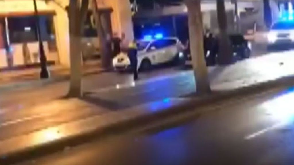 La policía de Marbella tirotea a un conductor que intentó atropellar a un agente al darse a la fuga