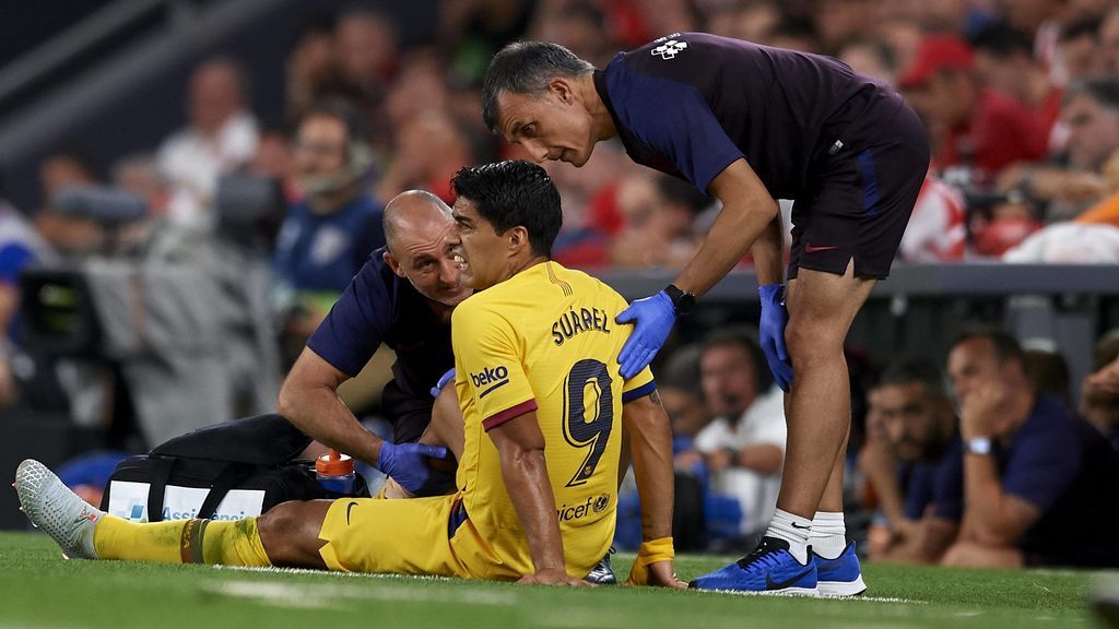 El Barcelona informa que Luis Suárez sufre una lesión en el sóleo de su pierna derecha El Barcelona informa que Luis Suárez sufre una lesión en el sóleo de su pierna derecha