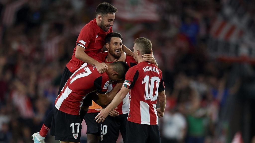 Un golazo de Aduriz en el minuto 89 da la victoria al Athletic ante el Barça para abrir la Liga Un golazo de Aduriz en el minuto 89 da la victoria al Athletic ante el Barça para abrir la Liga