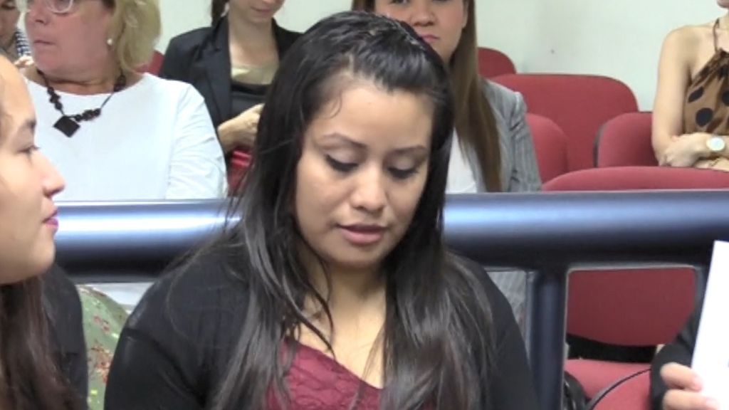 Evelyn, la joven que se enfrenta a 30 años de prisión en El Salvador por abortar