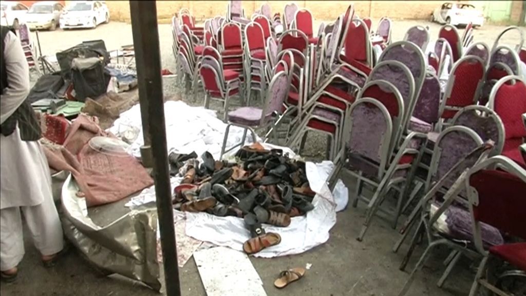 Estado Islámico reivindica el atentado en un salón de bodas que ha dejado 63 muertos y 180 heridos en Afganistán