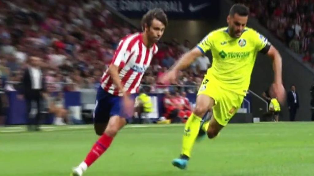 La afición del Atleti, alucinados con Joao Félix