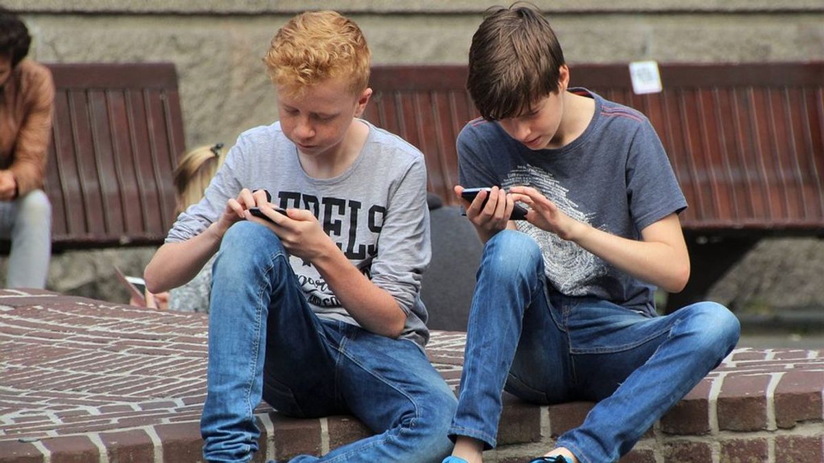 El 74% de los padres españoles se muestran preocupados por la seguridad de sus hijos cuando usan el móvil