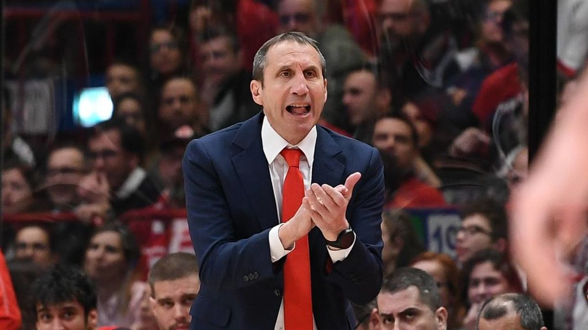 La emotiva carta del entrenador del Olympiacos al confesar que padece esclerosis múltiple: “Decidí que iba a adaptarme” La emotiva carta del entrenador del Olympiacos al confesar que padece esclerosis múltiple: “Decidí que iba a adaptarme”