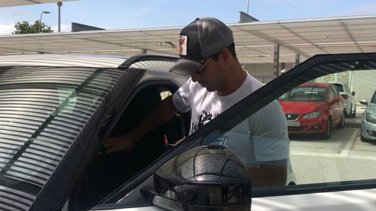 Luis Suárez regresa de sus vacaciones en Tánger y dice que ve imposible jugar ante el Betis Luis Suárez regresa de sus vacaciones en Tánger y dice que ve imposible jugar ante el Betis