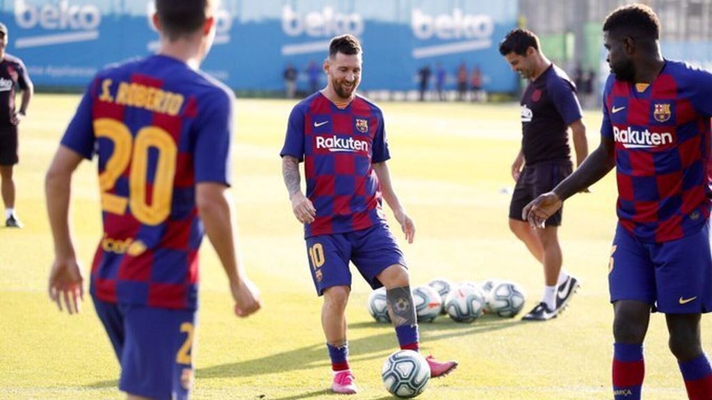Messi vuelve a los entrenamientos con el Barcelona y apunta al partido ante el Betis