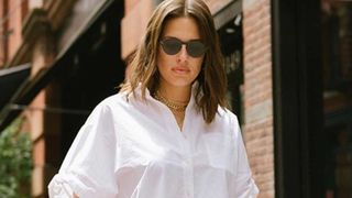 La modelo 'curvy' Ashley Graham muestra su embarazo desnuda