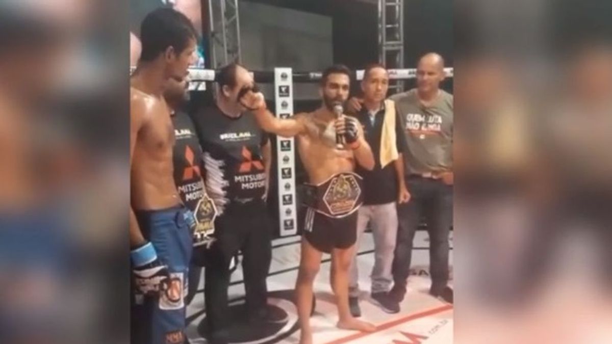 Un luchador de la MMA le regala el dinero del premio a su contrincante tras el combate Un luchador de la MMA le regala el dinero del premio a su contrincante tras el combate