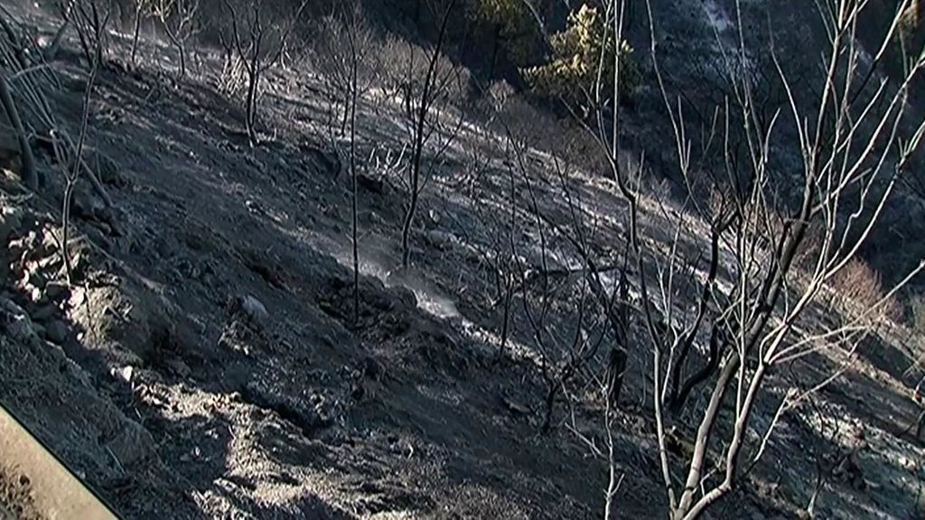 Muchos evacuados por el incendio comienzan a volver a sus casas Muchos evacuados por el incendio comienzan a volver a sus casas