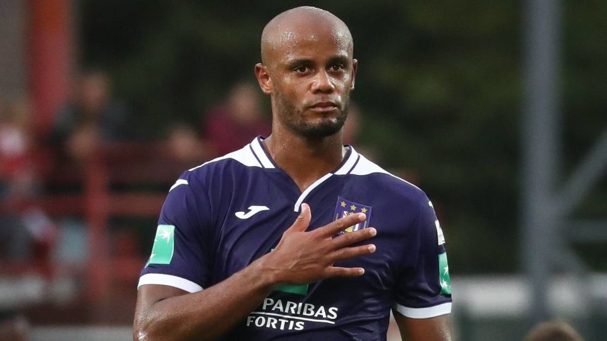Kompany abandona sus funciones de jugador-entrenador del Anderlecht tras no ganar en las primeras cuatro jornadas Kompany abandona sus funciones de jugador-entrenador del Anderlecht tras no ganar en las primeras cuatro jornadas