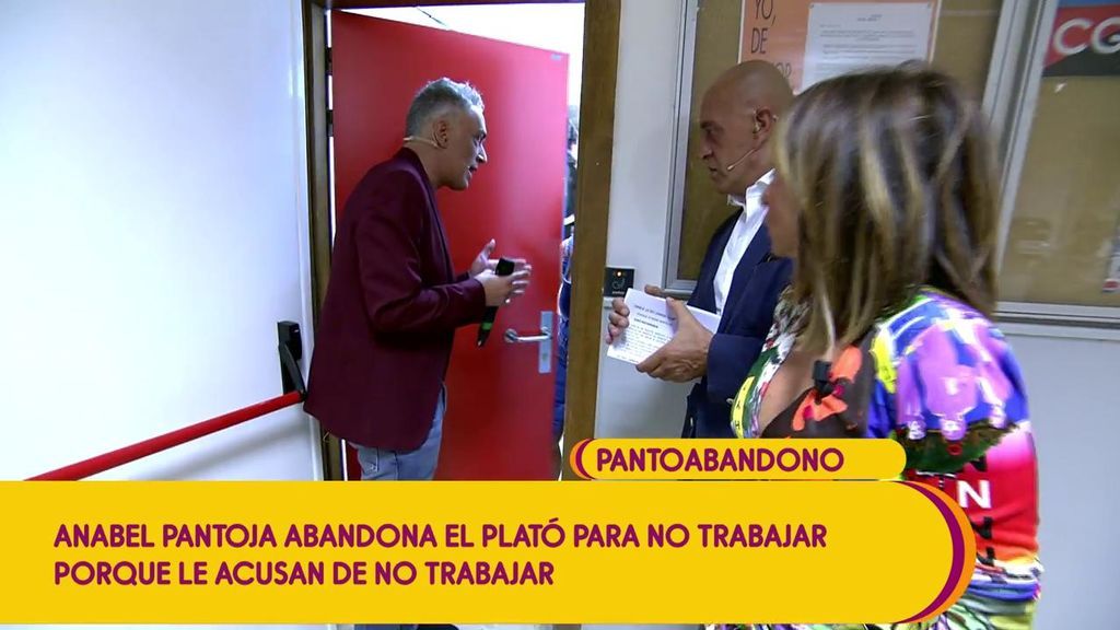 Anabel se marcha y se encierra en los camerinos