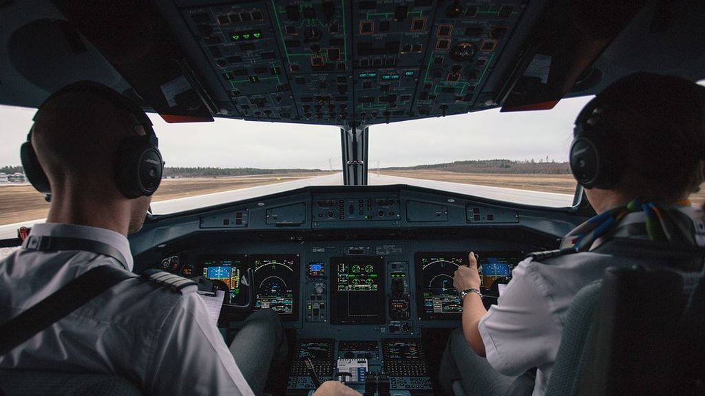 cockpit-2576889_960_720