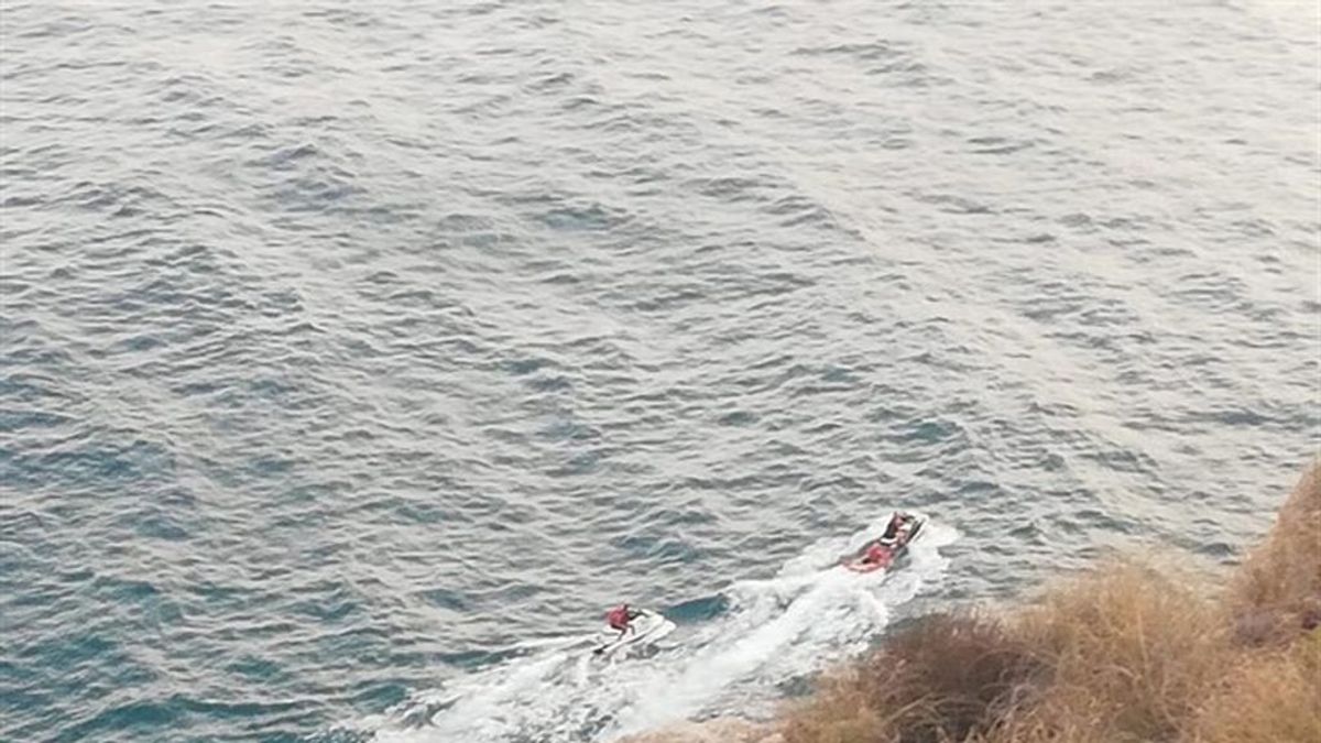 Rescatado un hombre tras caer por un acantilado cuando iba a pescar entre calas en Carboneras (Almería)