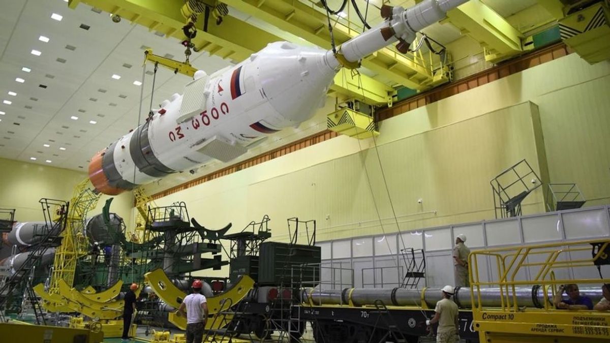 Fracasa el acoplamiento a la EEI de la Soyuz con el androide 'Fedor' a bordo