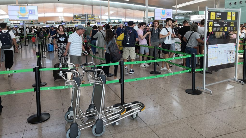 Arranca con "normalidad" el primer día de huelgas simultáneas en aeropuerto de El Prat Arranca con "normalidad" el primer día de huelgas simultáneas en aeropuerto de El Prat