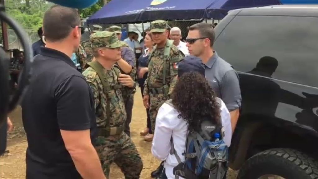 El secretario de Seguridad de EEUU visita un campamento de migrantes en Panamá